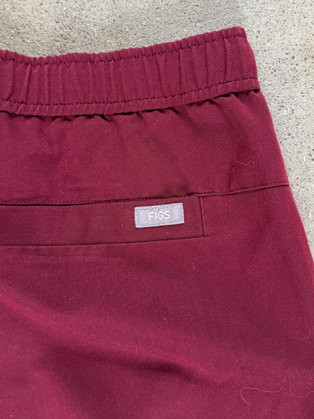 Figs Menโs Tansen Jogger Scrub Pants in Burgundy Size Medium Nursing Medical - Picture 9 of 9